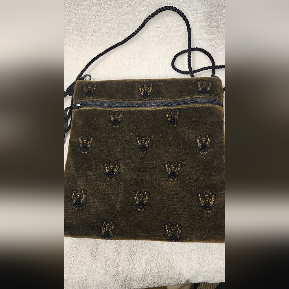 VELVET CROSSBODY BAG WITH BEE DESIGN